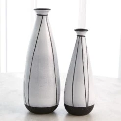 Black/White Linear Bottle