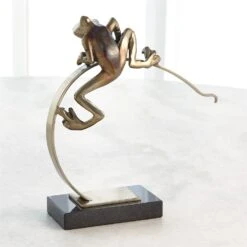 Frog On Reed -Online Home Decor 57120